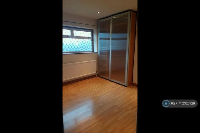 3 Bedroom End Of Terrace House To Rent In Alwold Crescent, London, SE12