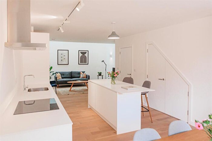 3 Bedroom Town House To Rent In Silk Mill Gardens, Kelham Island, Sheffield, S3