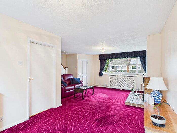 3 Bedroom Semi-Detached House For Sale In The Crescent, Mortimer, Reading, RG7