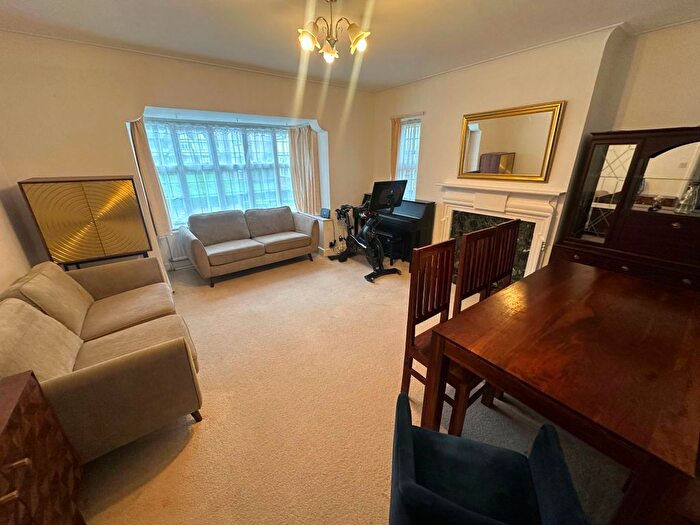 2 Bedroom Flat To Rent In Ayr Court, Monks Drive, London, W3