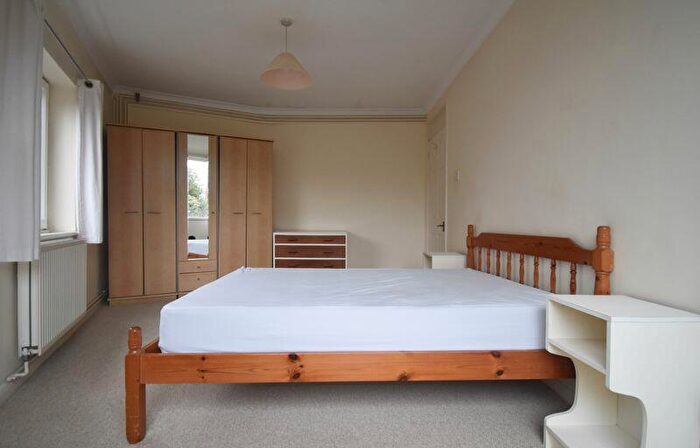 2 Bedroom Flat To Rent In A Hamilton Road, Reading, RG1