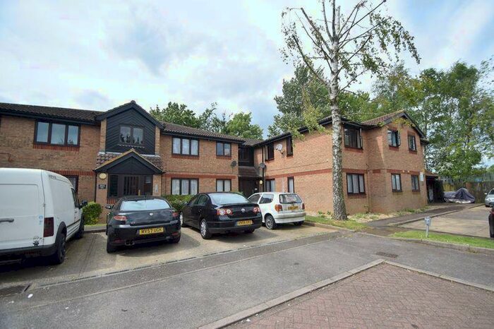 1 Bedroom Flat To Rent In Rodeheath, Luton, LU4