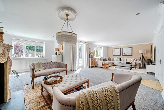 5 Bedroom Detached House For Sale In Elm Grove, Maidenhead, SL6