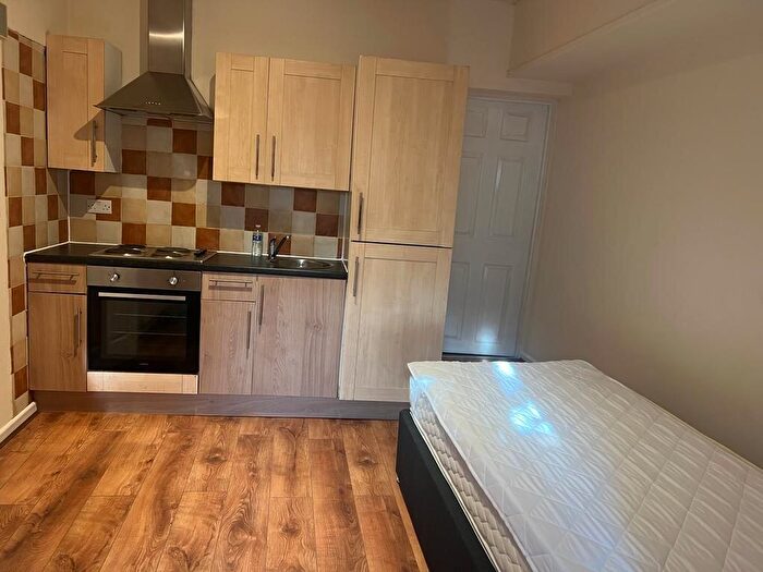 Studio To Rent In Flat, Park Street, Luton, LU1
