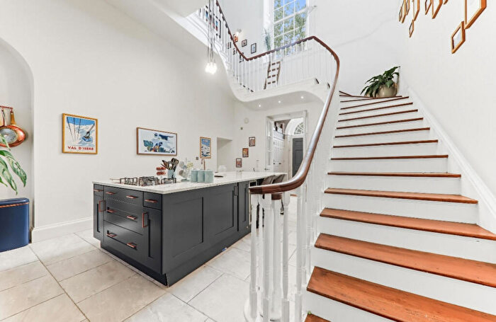 2 Bedroom Maisonette For Sale In Hanover Square, Leeds, LS3