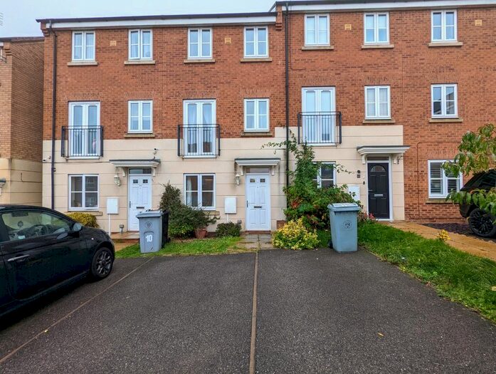 4 Bedroom Town House To Rent In Hartington Close, Grantham, NG31