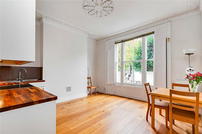 1 Bedroom Flat To Rent In Oakley Road, De Beauvoir, N1