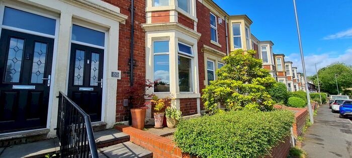 2 Bedroom Flat To Rent In Market Lane, Gateshead, NE11