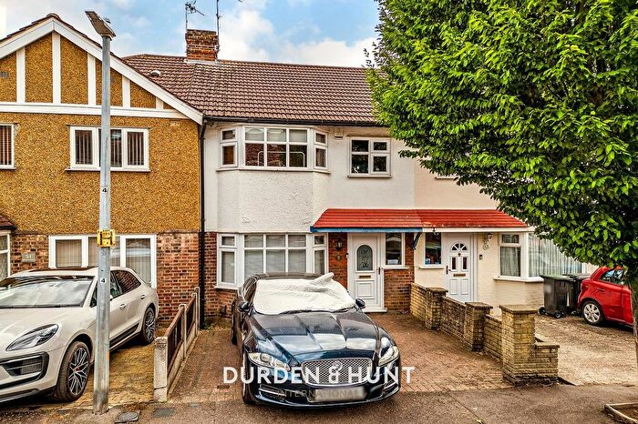 3 Bedroom Terraced House For Sale In Habgood Road, Loughton, IG10
