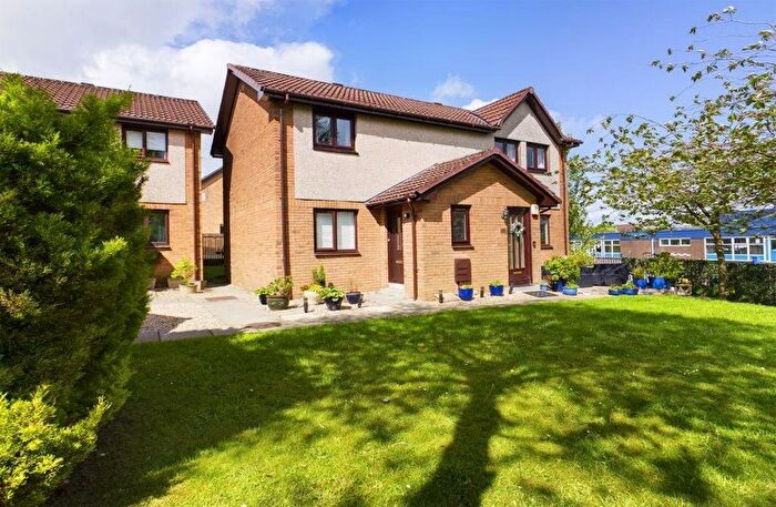 2 Bedroom Flat To Rent In Grampian Court, Glasgow, G61