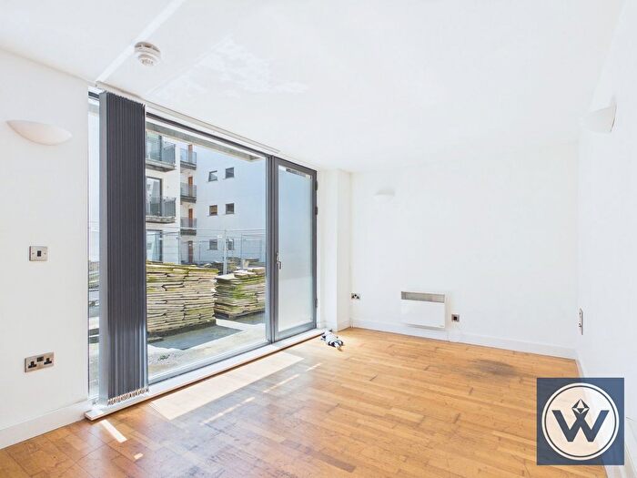 2 Bedroom Flat For Sale In Advent House, Isaac Way, M4