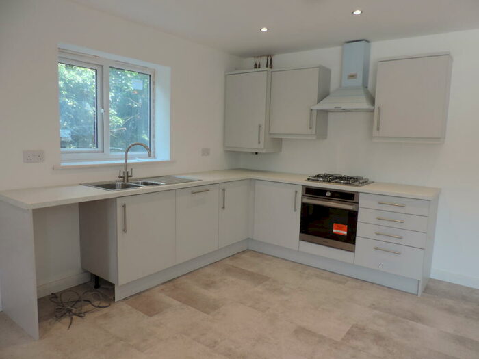 2 Bedroom Apartment To Rent In Beaufort Court, Burton-on-Trent, DE15