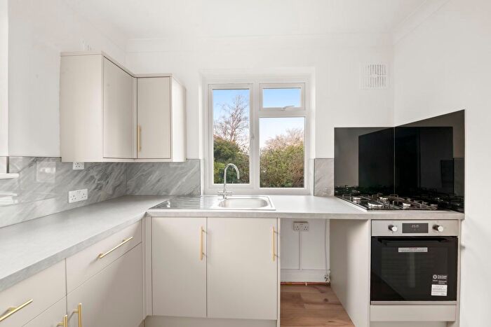 2 Bedroom Maisonette For Sale In Petworth Close, Northolt, UB5