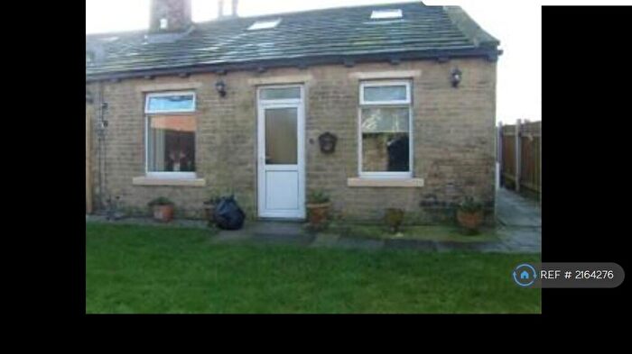 2 Bedroom End Of Terrace House To Rent In School Street, Bradford, BD4