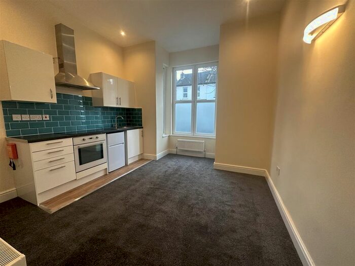 Studio To Rent In Arundel Road, Croydon, CR0