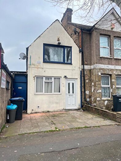 1 Bedroom House To Rent In Park Road, Edmonton, London, N18