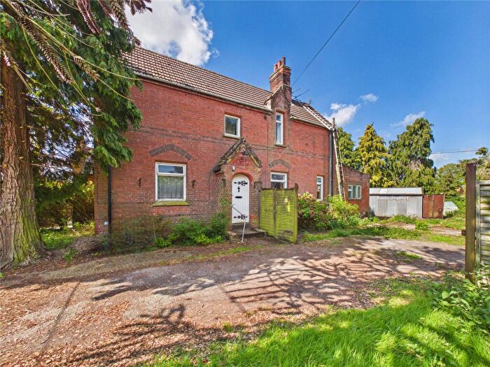 3 Bedroom Semi-Detached House For Sale In Grove Hill, Belstead, Ipswich, Suffolk, IP8