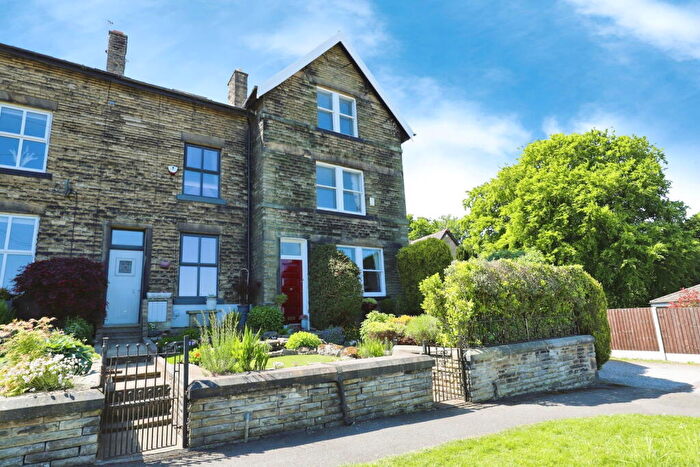 4 Bedroom End Of Terrace House For Sale In Lowercroft Road, Bury, BL8