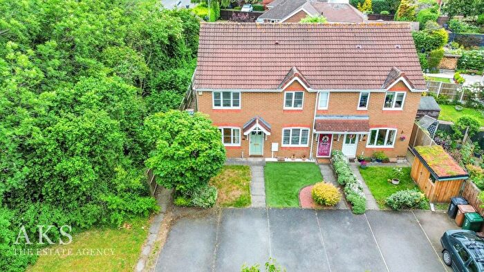 2 Bedroom End Of Terrace House For Sale In Pegasus Way, Hilton, DE65