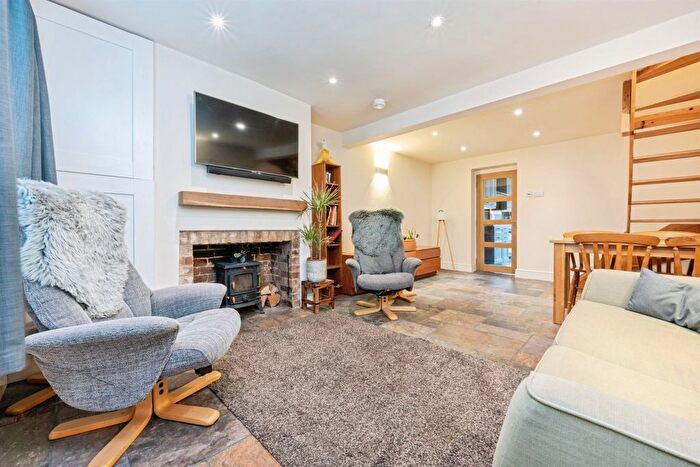 2 Bedroom Terraced House For Sale In Hockliffe Street, Leighton Buzzard, LU7