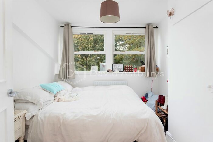 2 Bedroom Flat To Rent In Bromells Road, Clapham, London, SW4