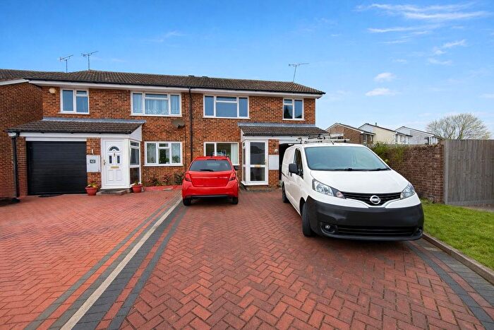 3 Bedroom Semi-Detached House To Rent In Cypress Avenue, Ashford, TN23