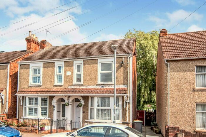 3 Bedroom Semi-Detached House To Rent In Margetts Road, Kempston, MK42