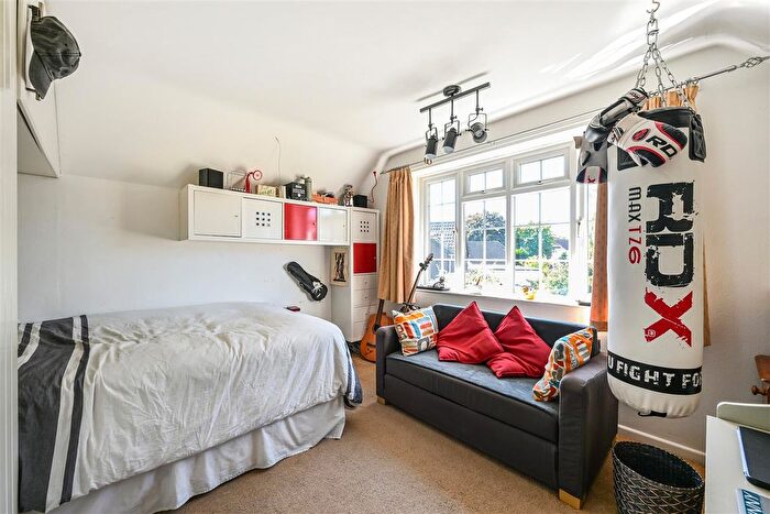 4 Bedroom Detached House For Sale In Redhill Road, Rowland's Castle, PO9