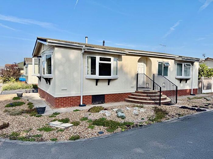 2 Bedroom Park Home For Sale In Mount Pleasant Residential Park, Goostrey, CW4