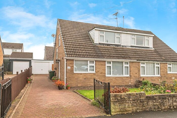 3 Bedroom Semi-Detached House For Sale In Markfield Crescent, Low Moor, Bradford, BD12