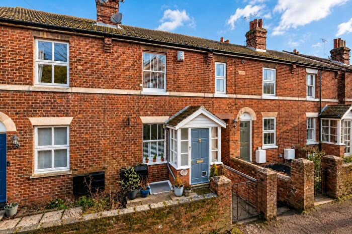 3 Bedroom Terraced House For Sale In Storehouse Lane, Hitchin, SG4