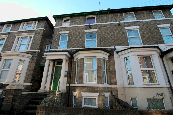 1 Bedroom Flat To Rent In Alexandra Road, Bedford MK40
