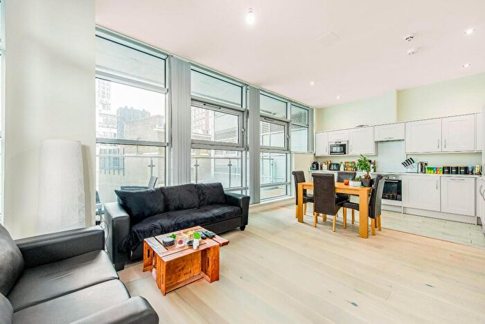 2 Bedroom Apartment To Rent In Commercial Road, Aldgate, E1