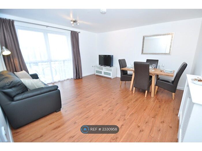 1 Bedroom Flat To Rent In Burnside Court, Romford, RM1