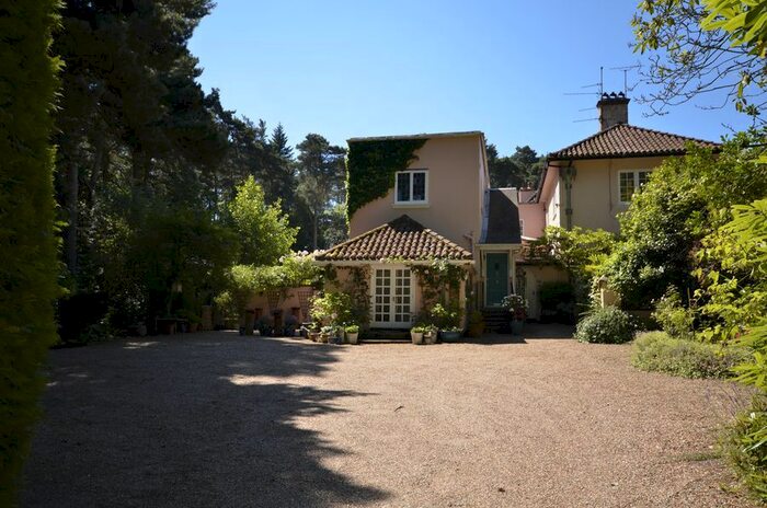3 Bedroom Cottage To Rent In London Road, Sunningdale, Ascot SL5