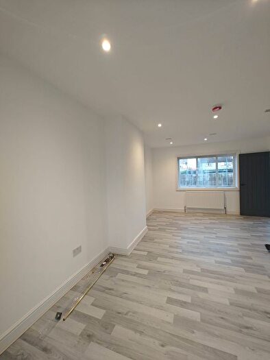 3 Bedroom Semi-Detached House To Rent In Thornton Avenue, West Drayton, UB7