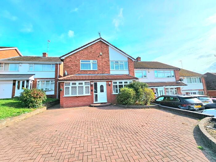 4 Bedroom End Terrace House For Sale In Chatsworth Avenue, Birmingham, B43