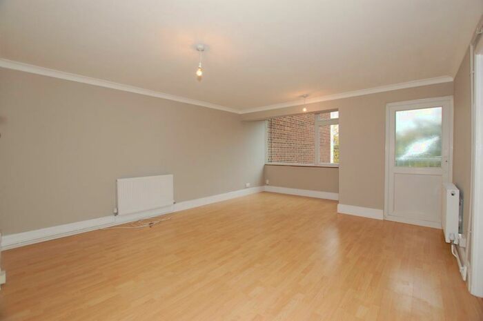 2 Bedroom Apartment To Rent In Hurst Court, Southend Road, Beckenham, BR3
