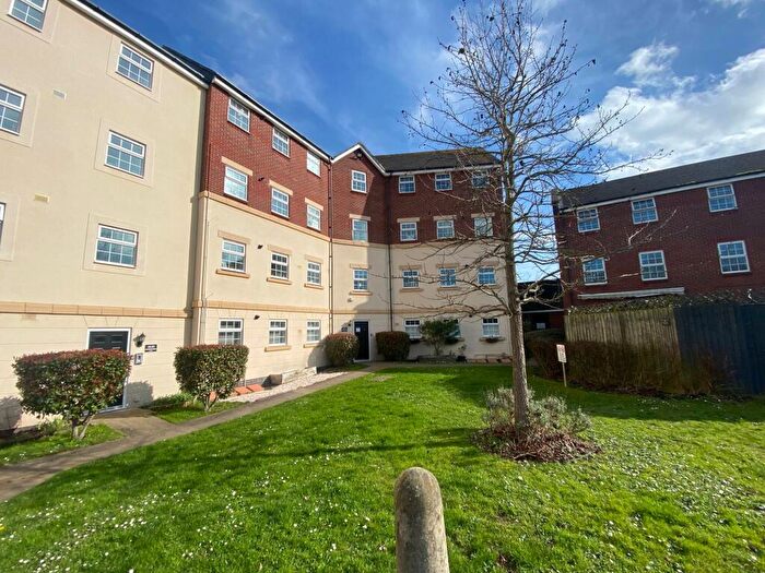 2 Bedroom Flat For Sale In Watermint Drive, Tuffley, GL4