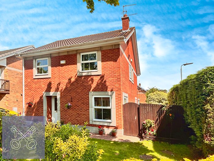 4 Bedroom Detached House For Sale In Ocean Boulevard, Hull, HU9