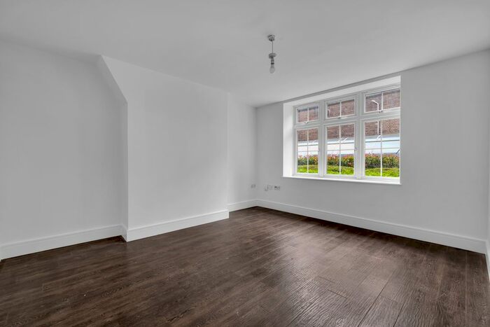 2 Bedroom Flat To Rent In Halton Road, London, N1