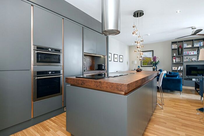 2 Bedroom Flat For Sale In West Point, Wellington St, LS1