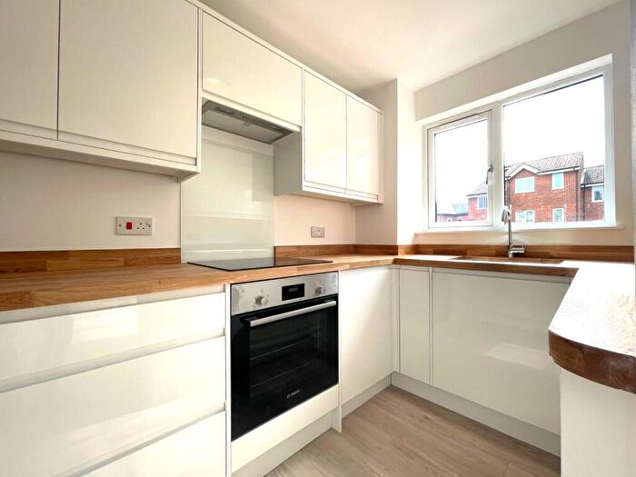 1 Bedroom Apartment To Rent In Green Pond Close, Walthamstow, E17