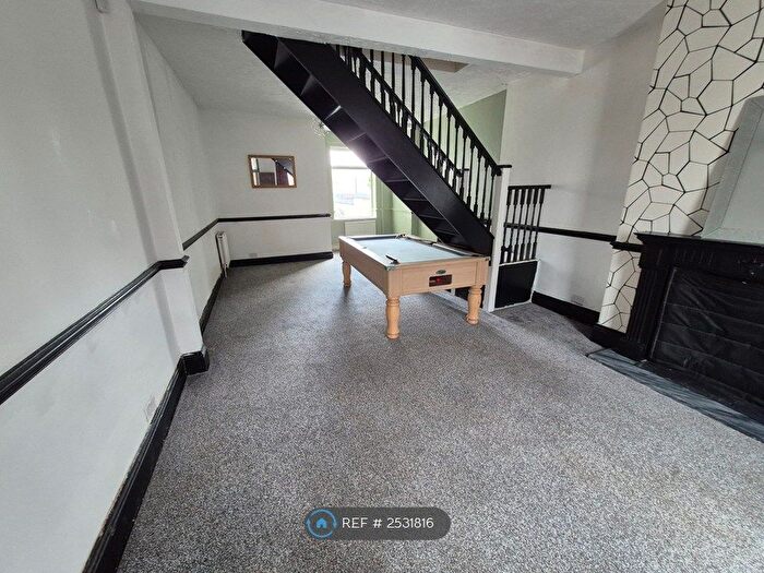 2 Bedroom Terraced House To Rent In Vine St, Oldham, OL9
