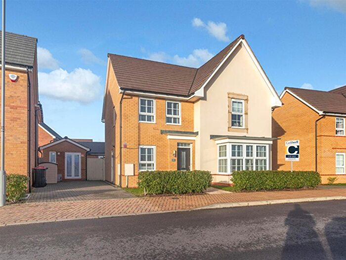 4 Bedroom Detached House For Sale In Westergate Avenue, Brooklands, Milton Keynes, MK10