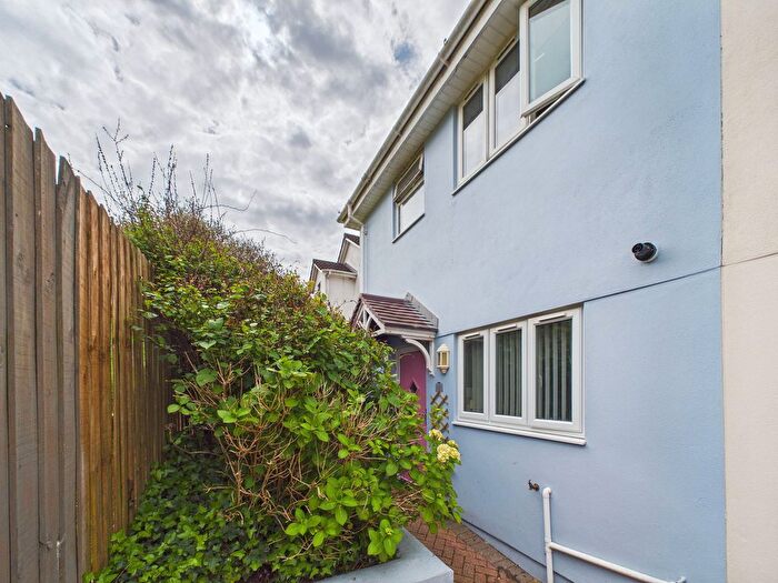 3 Bedroom Semi-Detached House For Sale In York Road, Paignton, TQ4