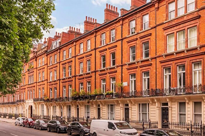 2 Bedroom Flat For Sale In Colosseum Terrace, Regents Park, NW1