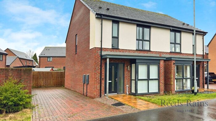 3 Bedroom Semi Detached House For Sale In Fell Avenue, Newcastle, Staffordshire, ST5