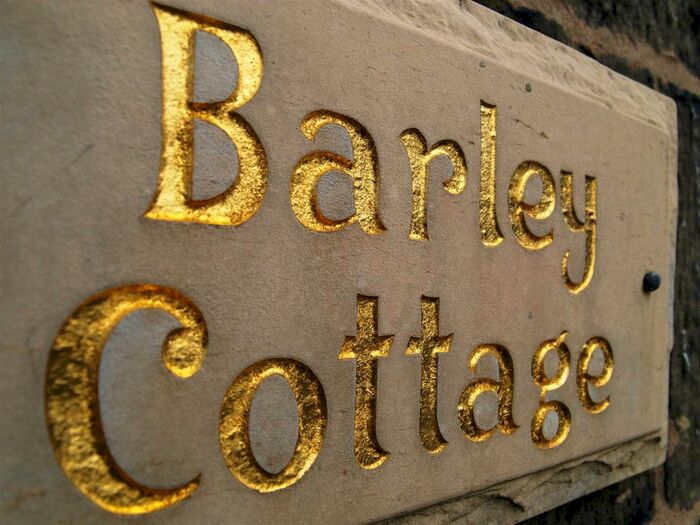 2 Bedroom Cottage To Rent In Bevis Green, Walmersley, Bury, BL9