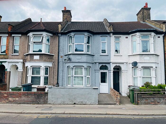 1 Bedroom Flat For Sale In Blackhorse Lane, London, E17